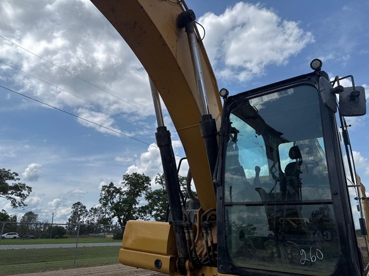 caterpillar-320gc-image-25