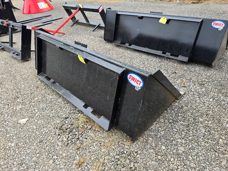 new-swict-60"-skidloader-bucket-image-4