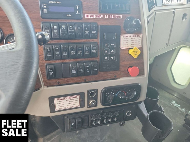 2014-western-star-4900-image-9