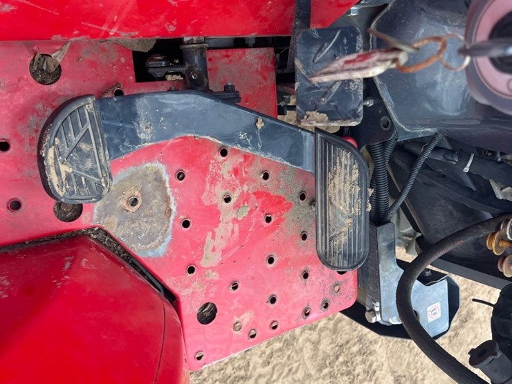 2022-massey-ferguson-1835e-image-26