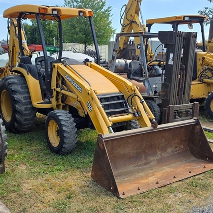2002 JOHN DEERE 110