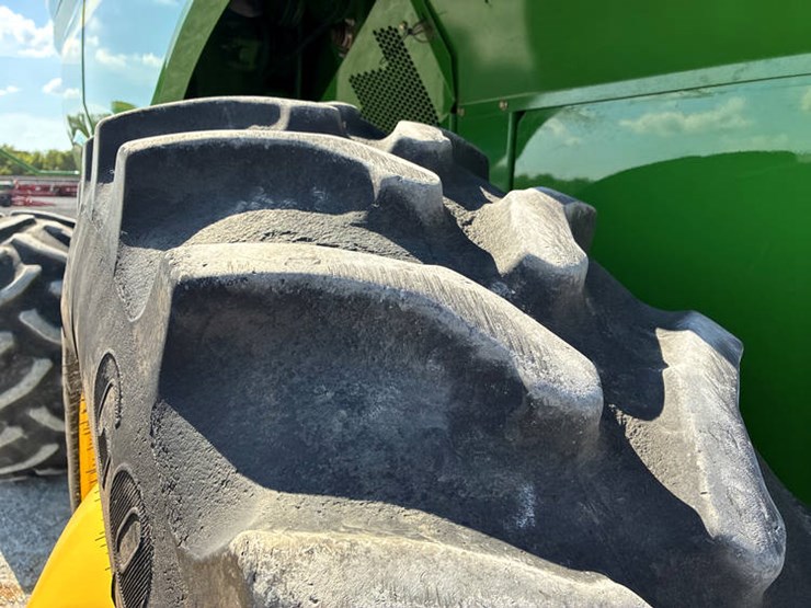 2013-john-deere-s670-image-33