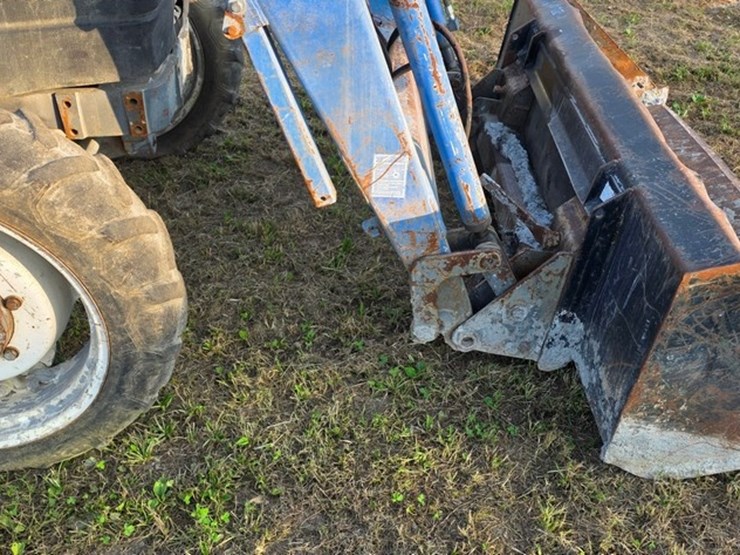 new-holland-tn70-image-8