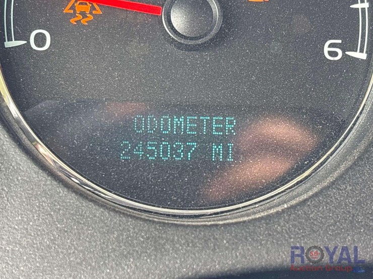 2010-chevrolet-tahoe-image-9