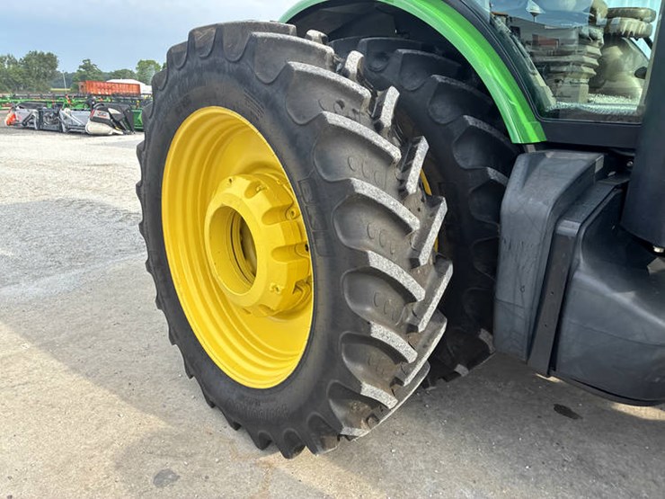 2012-john-deere-8360r-image-57