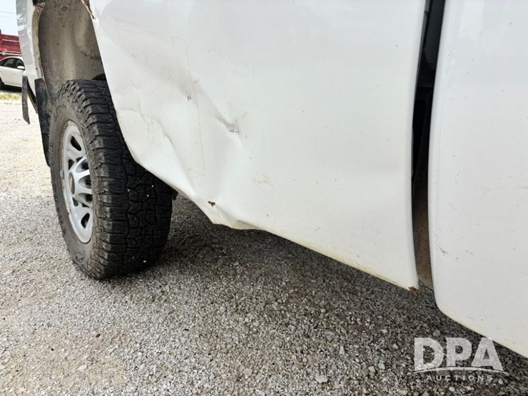 2013-chevrolet-3500hd-image-42