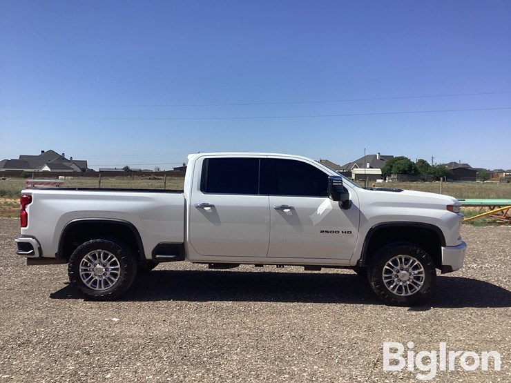 2020-chevrolet-silverado-2500-image-4