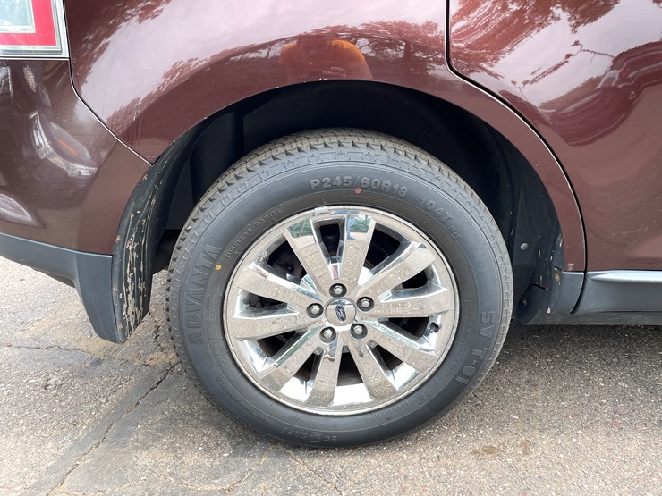 2010-ford-edge-image-41