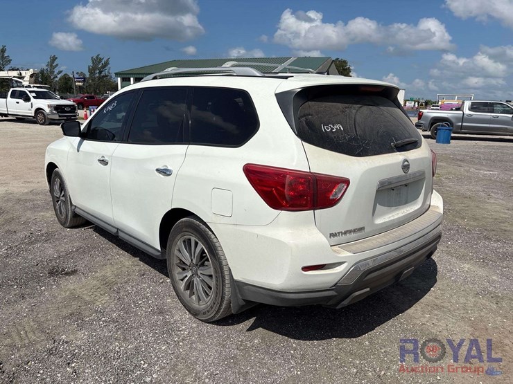2017-nissan-pathfinder-image-4