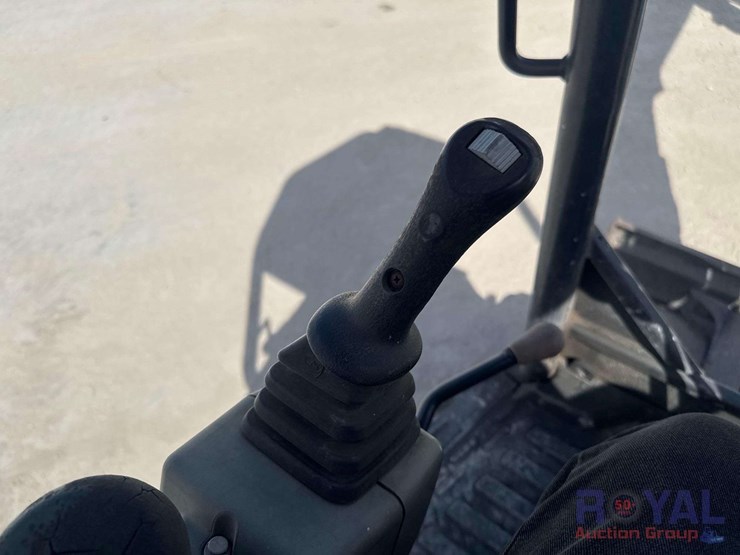 2019-bobcat-e32i-image-21