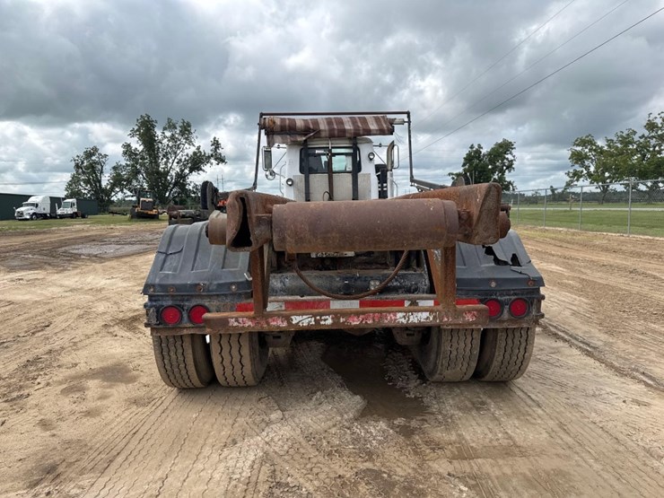 2001-mack-rd688s-image-7