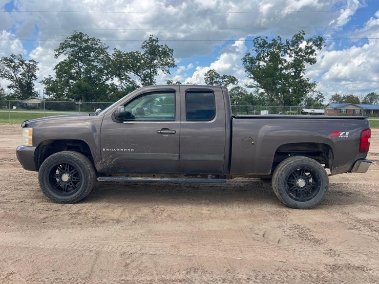 2008-chevrolet-silverado-image-1