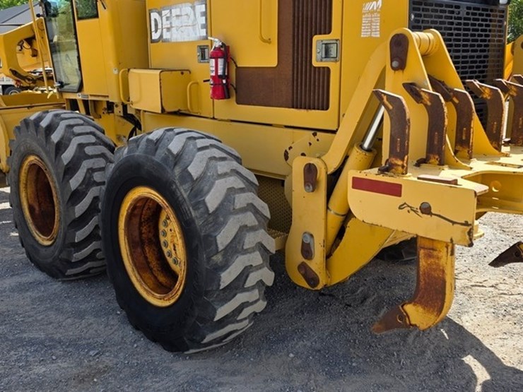 2001-deere-670c-image-24