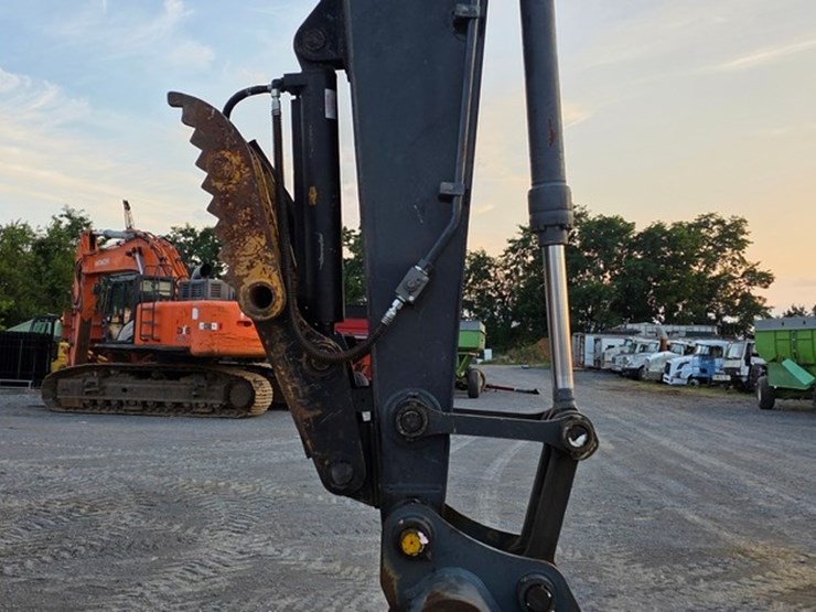 2013-deere-160g-lc-image-51