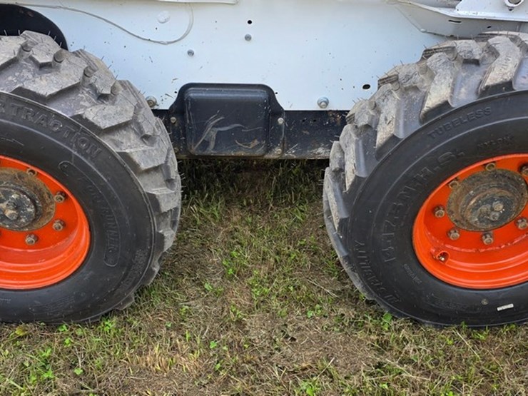 2020-bobcat-s850-image-11