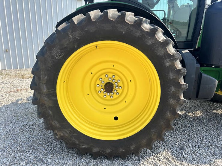 2012-john-deere-8285r-image-52