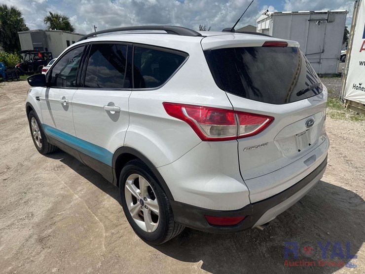 2016-ford-escape-se-image-4