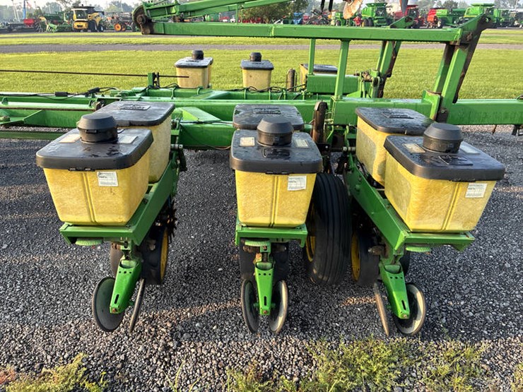 john-deere-7000-image-53