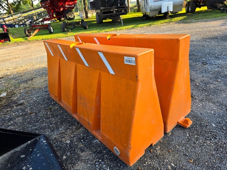 2-6'orange-plastic-barriers-image-2