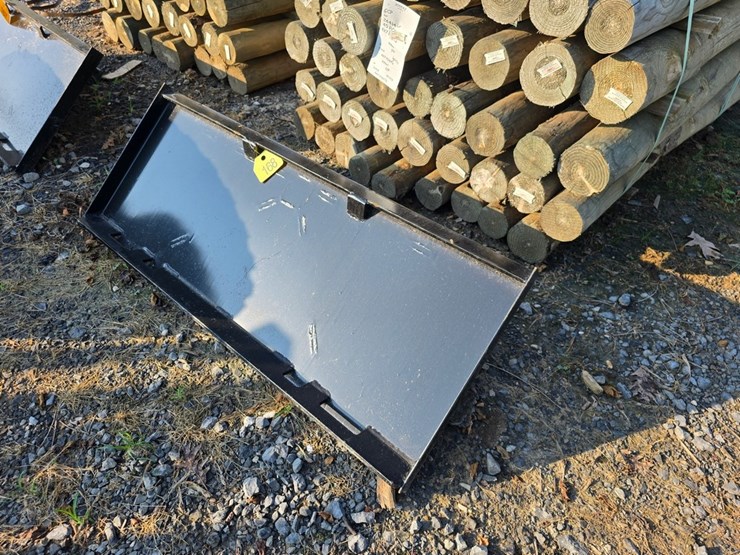 new-kivel-skidloader-hitch-image-4