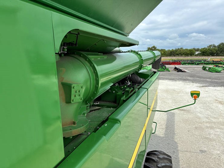 2014-john-deere-s680-image-96