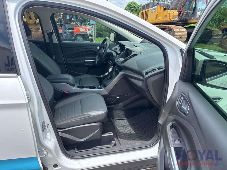 2015-ford-escape-image-21
