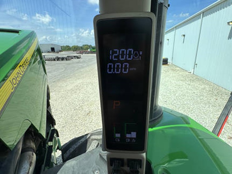 2017-john-deere-9570r-image-75