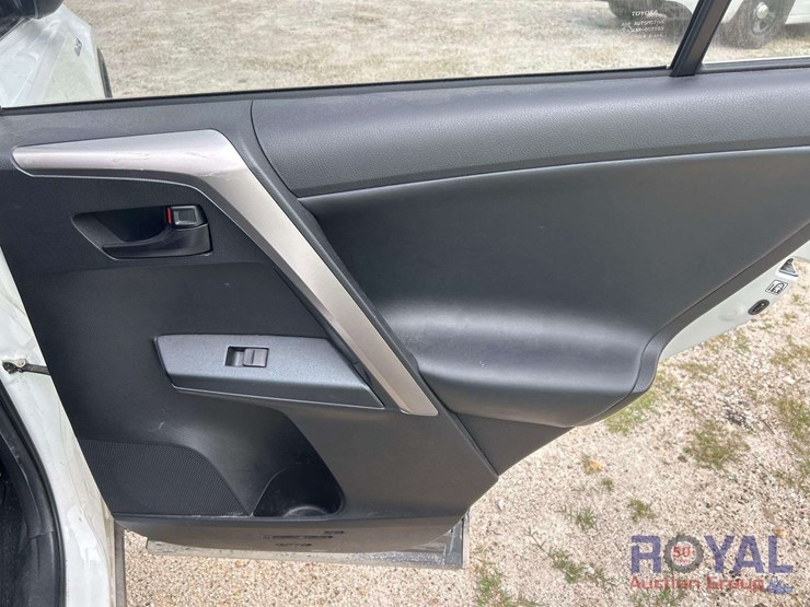 2018-toyota-rav4-image-29