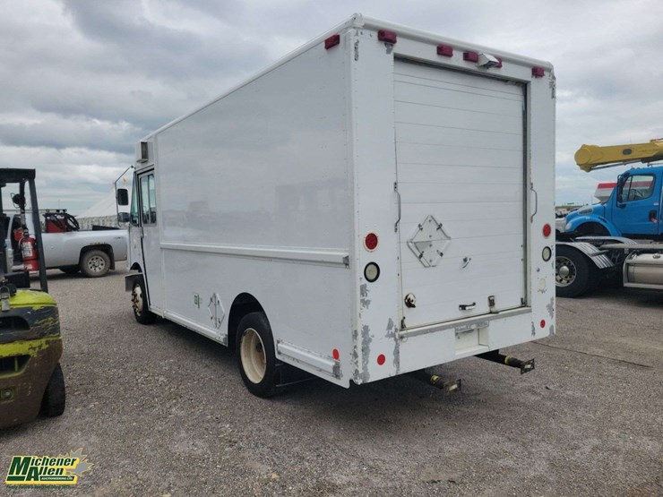 2005-freightliner-mt45-image-5