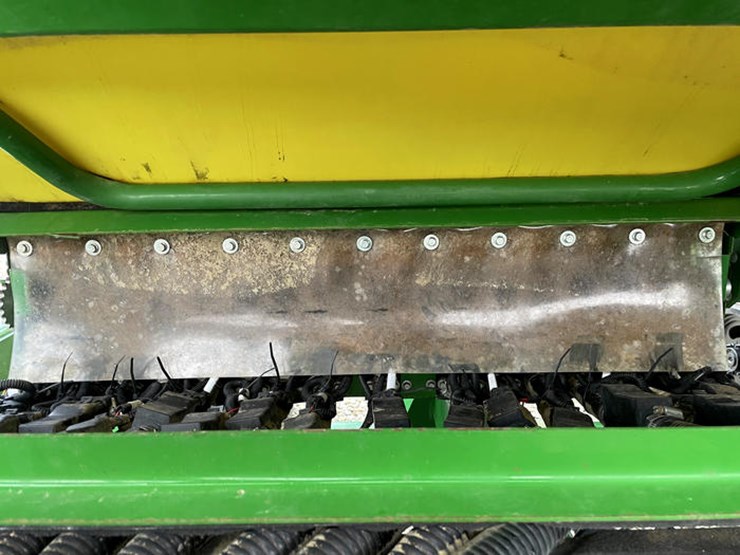 2017-john-deere-1990-image-32