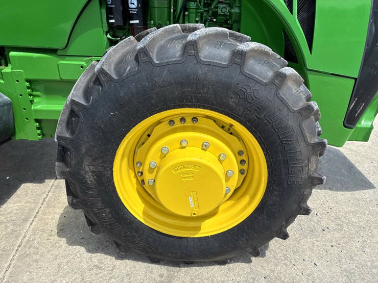 2014-john-deere-8285r-image-56