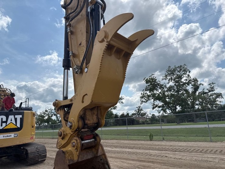 caterpillar-320gc-image-27
