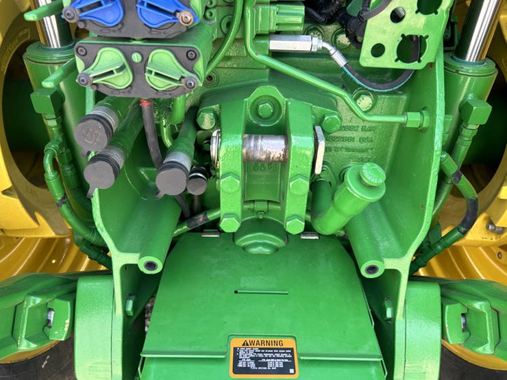 2012-john-deere-8285r-image-31