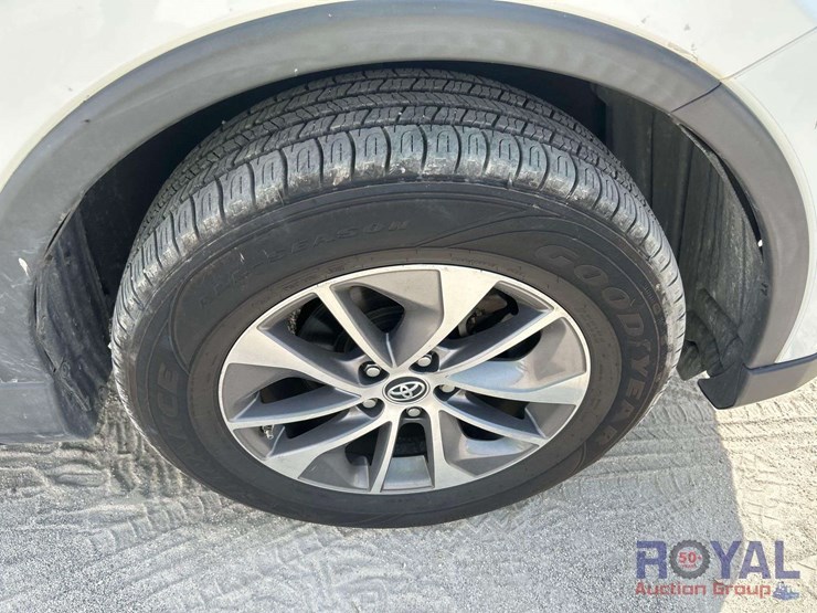 2018-toyota-rav4-image-31