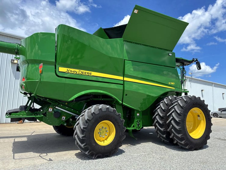 2023-john-deere-s780-image-3