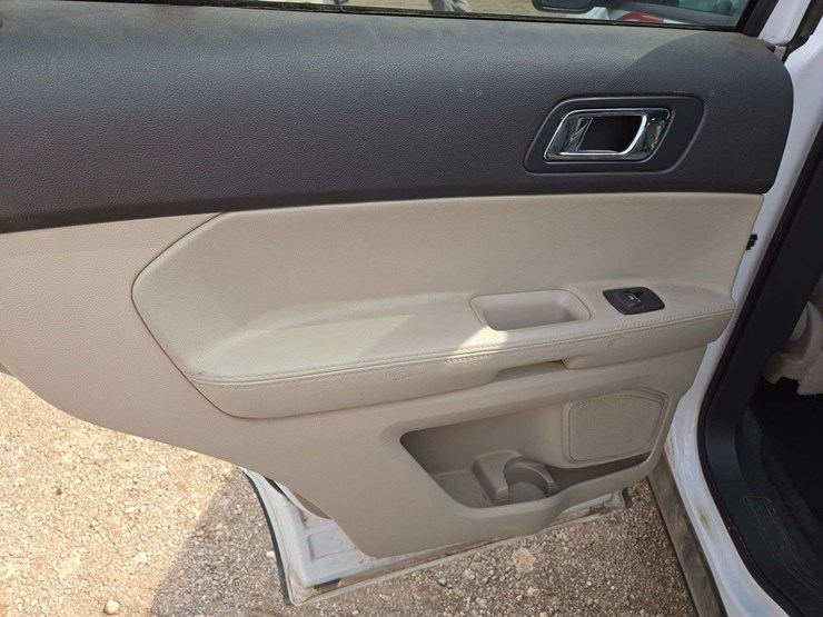 2014-ford-explorer-image-5