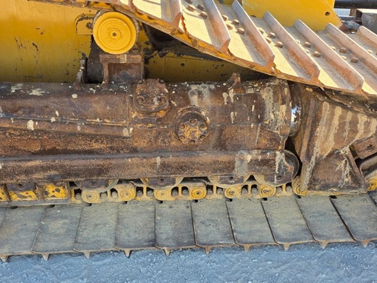2019-caterpillar-d6n-lgp-image-34