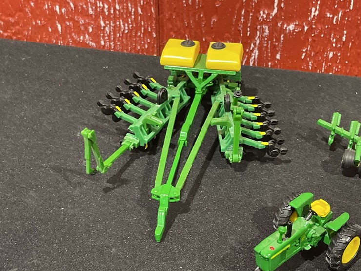 john-deere-64-image-7