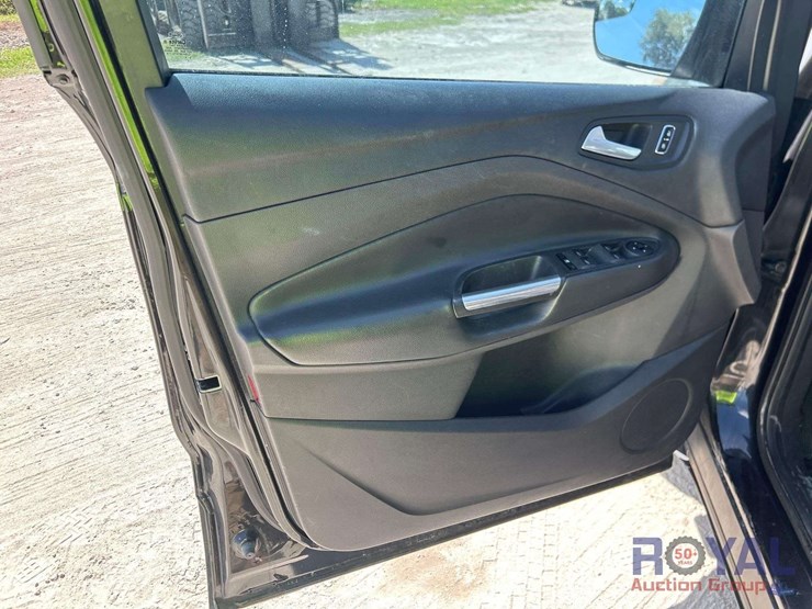 2015-ford-escape-image-6