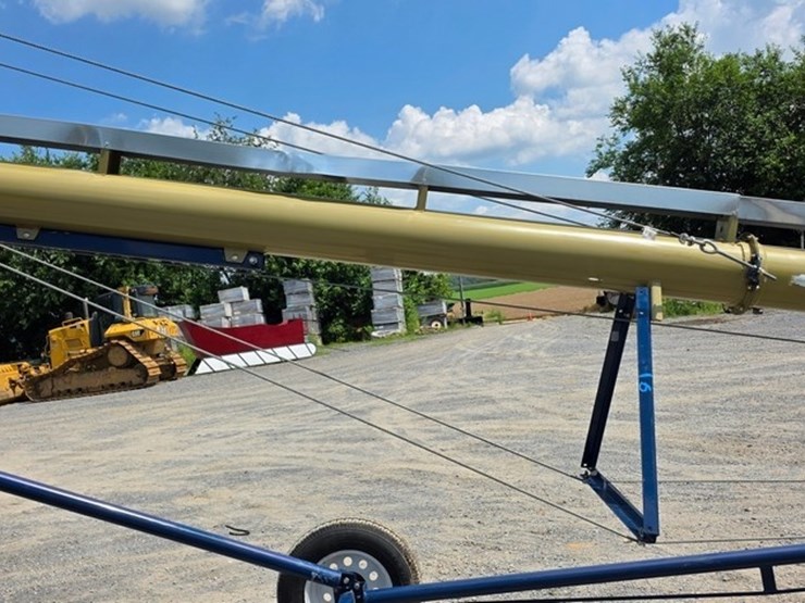 new-harvest-t852-8"x52'-transport-auger-image-12