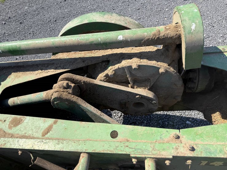 john-deere-14t-image-11
