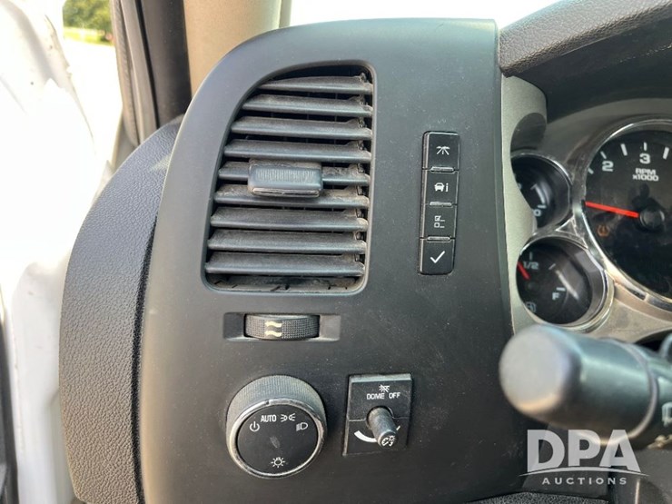 2012-chevrolet-silverado-image-54