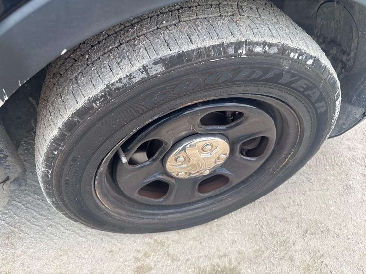 2019-ford-explorer-image-28