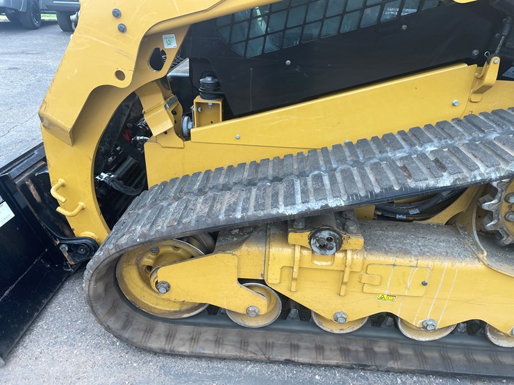 2019-caterpillar-259d3-image-26