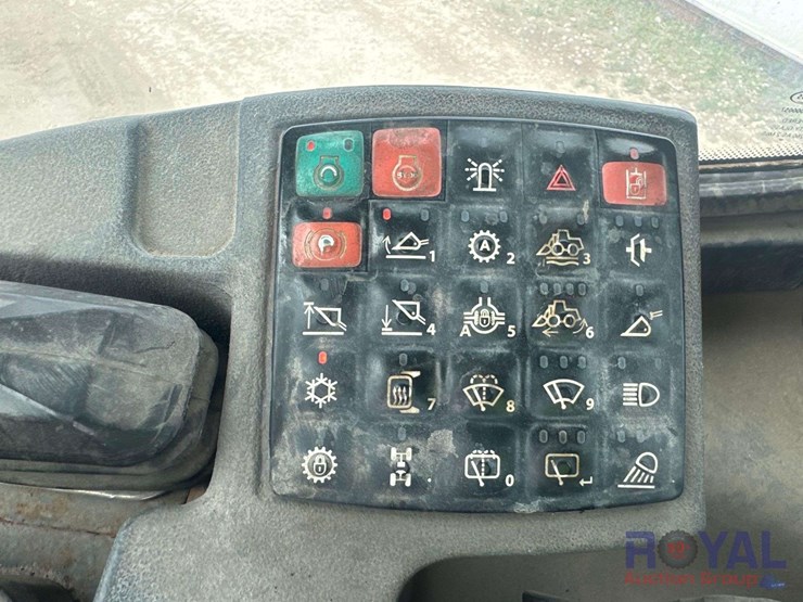 2013-deere-544k-image-18