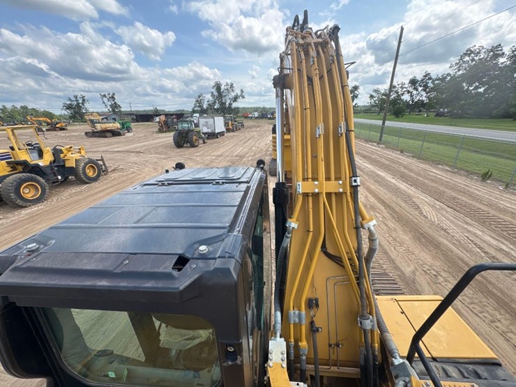 caterpillar-320gc-image-21
