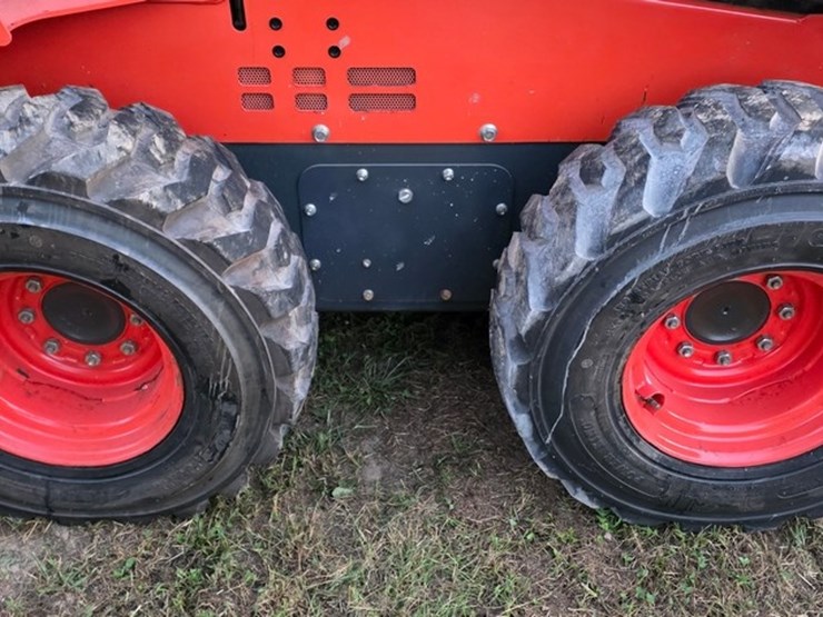 2016-kubota-ssv75-image-11