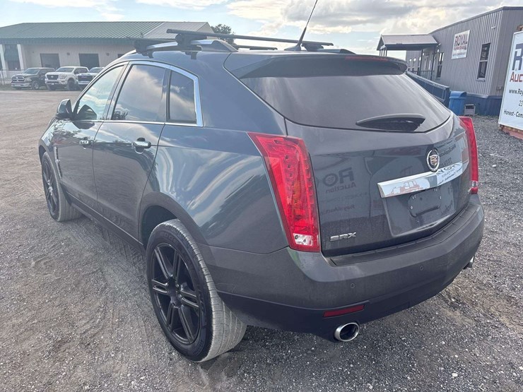 2012-cadillac-srx-image-4
