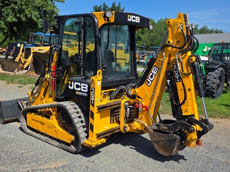 2021-jcb-1cxt-image-4