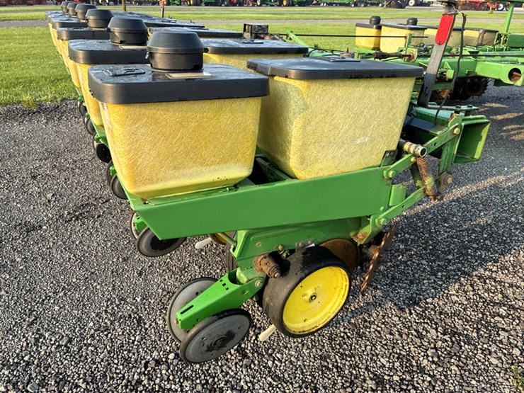 john-deere-7000-image-46